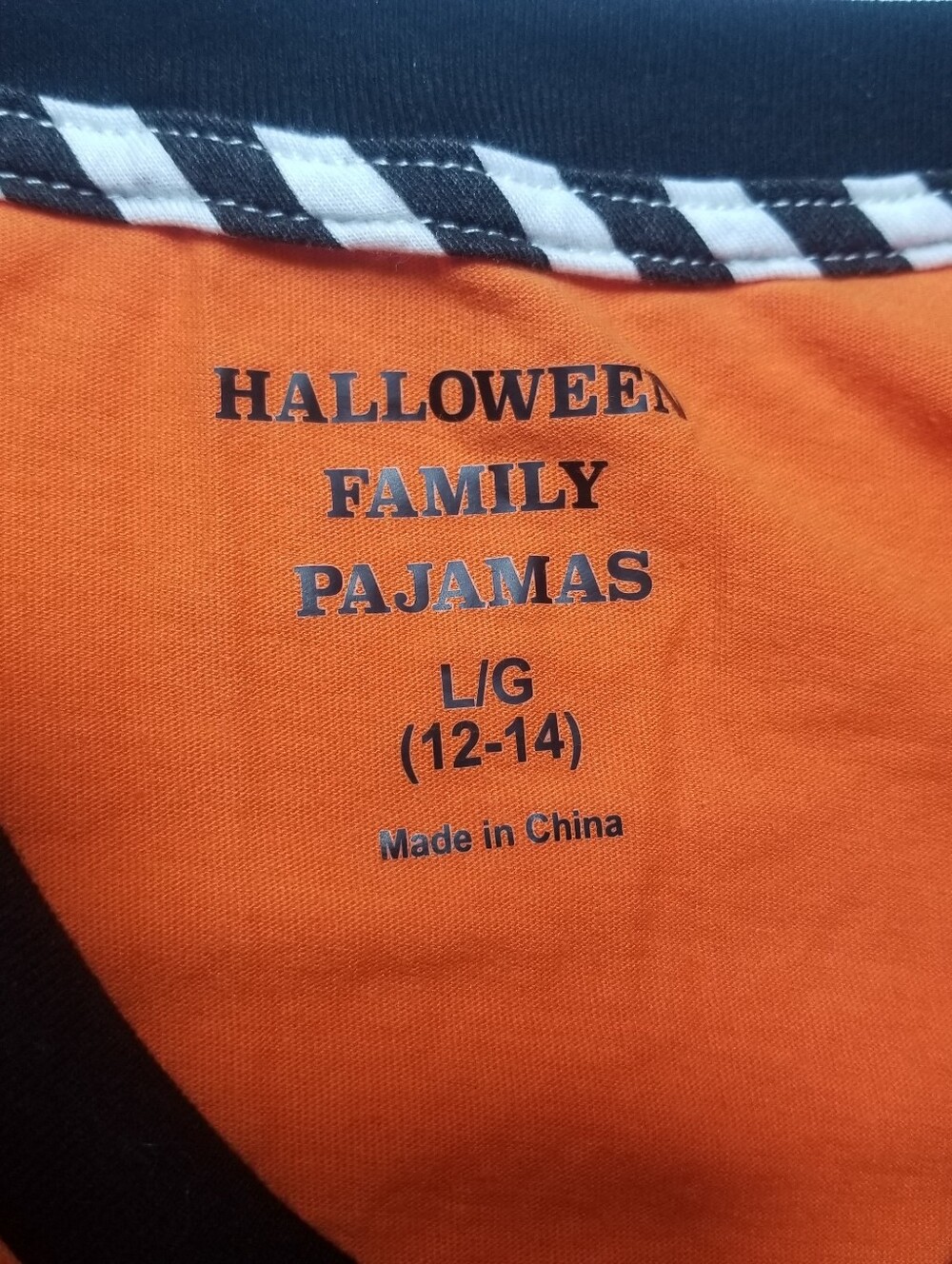 HALLOWEEN FAMILY PAJAMAS WOMEN'S HALLOWEEN BOO CREW PJ LONG SLEEVE SIZE LARGE - Picture 3 of 11